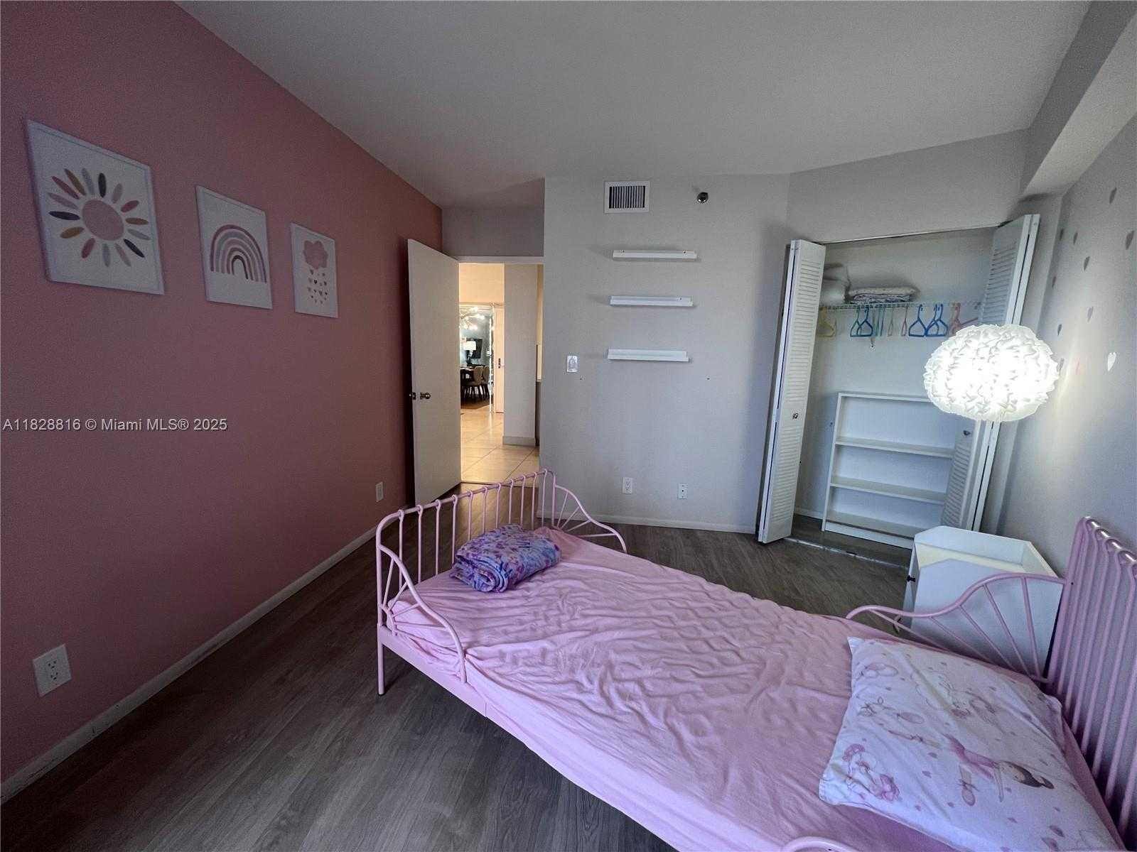 Small Image of 3600 MYSTIC POINTE DR #1510, Aventura Number 15