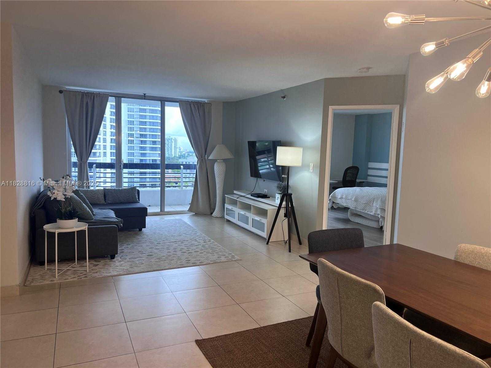 Small Image of 3600 MYSTIC POINTE DR #1510, Aventura Number 4