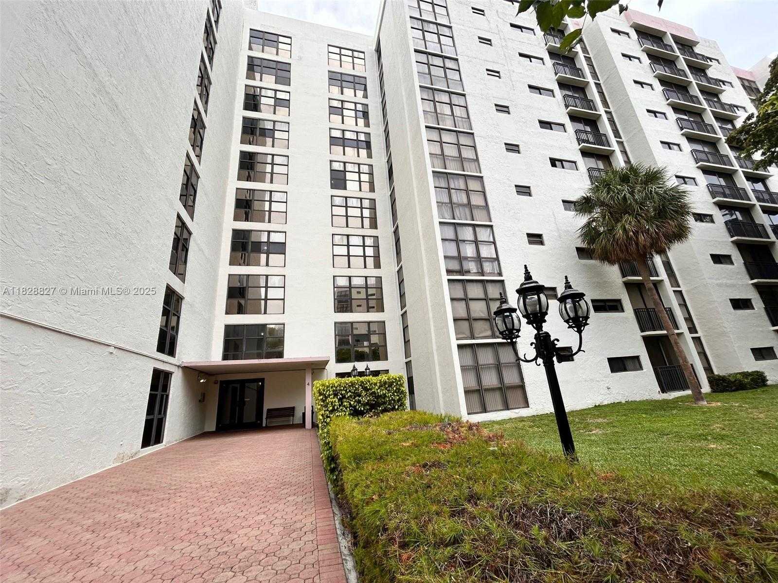 Small Image of 17021 NORTH BAY RD #120, Sunny Isles Beach Number 11