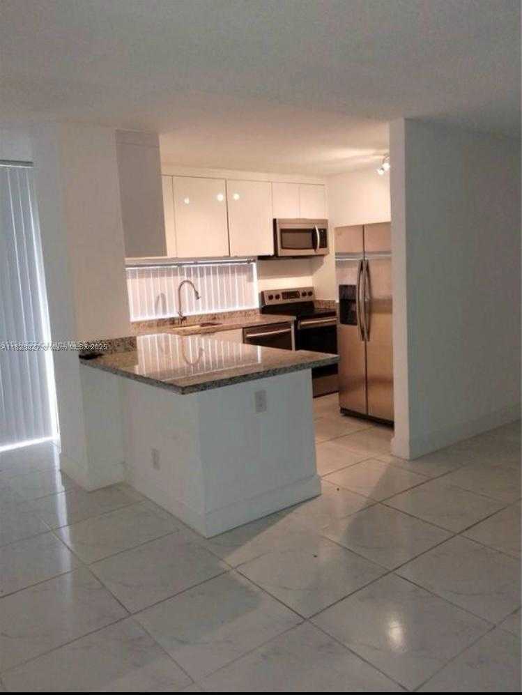 Small Image of 17021 NORTH BAY RD #120, Sunny Isles Beach Number 15
