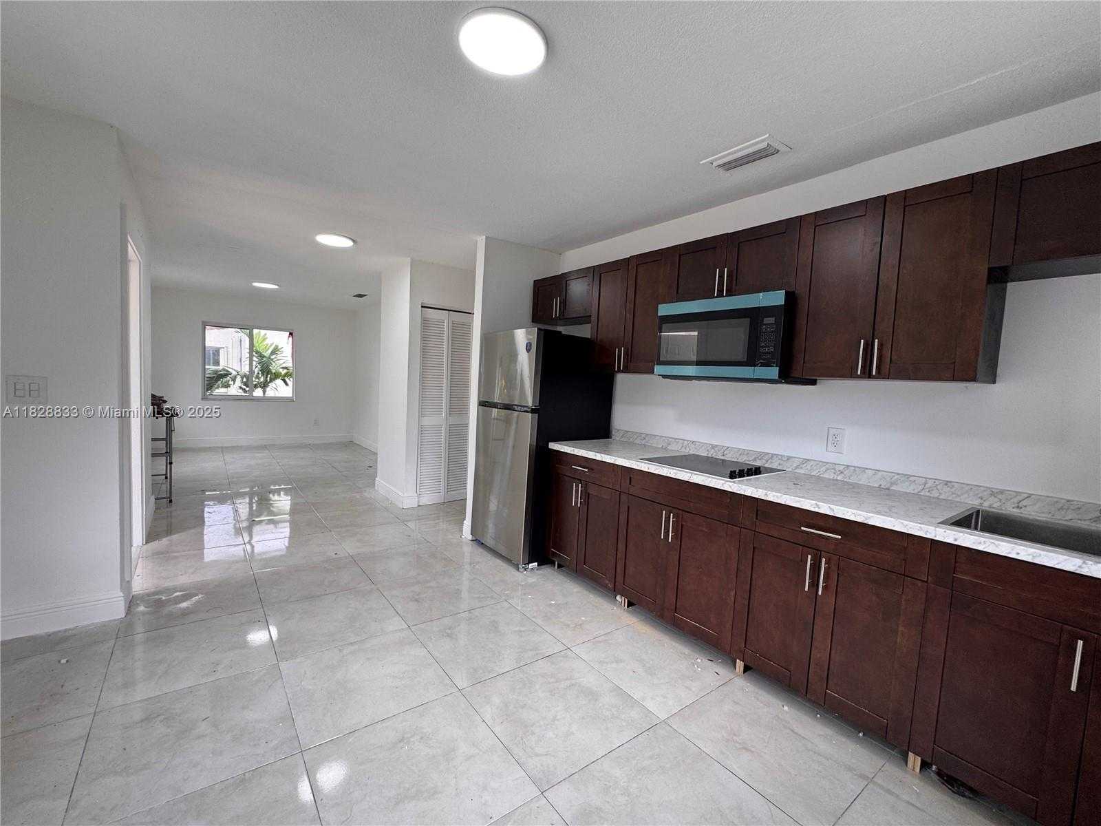 Small Image of 2803 SOUTH WEST 26TH ST #A, Miami Number 4