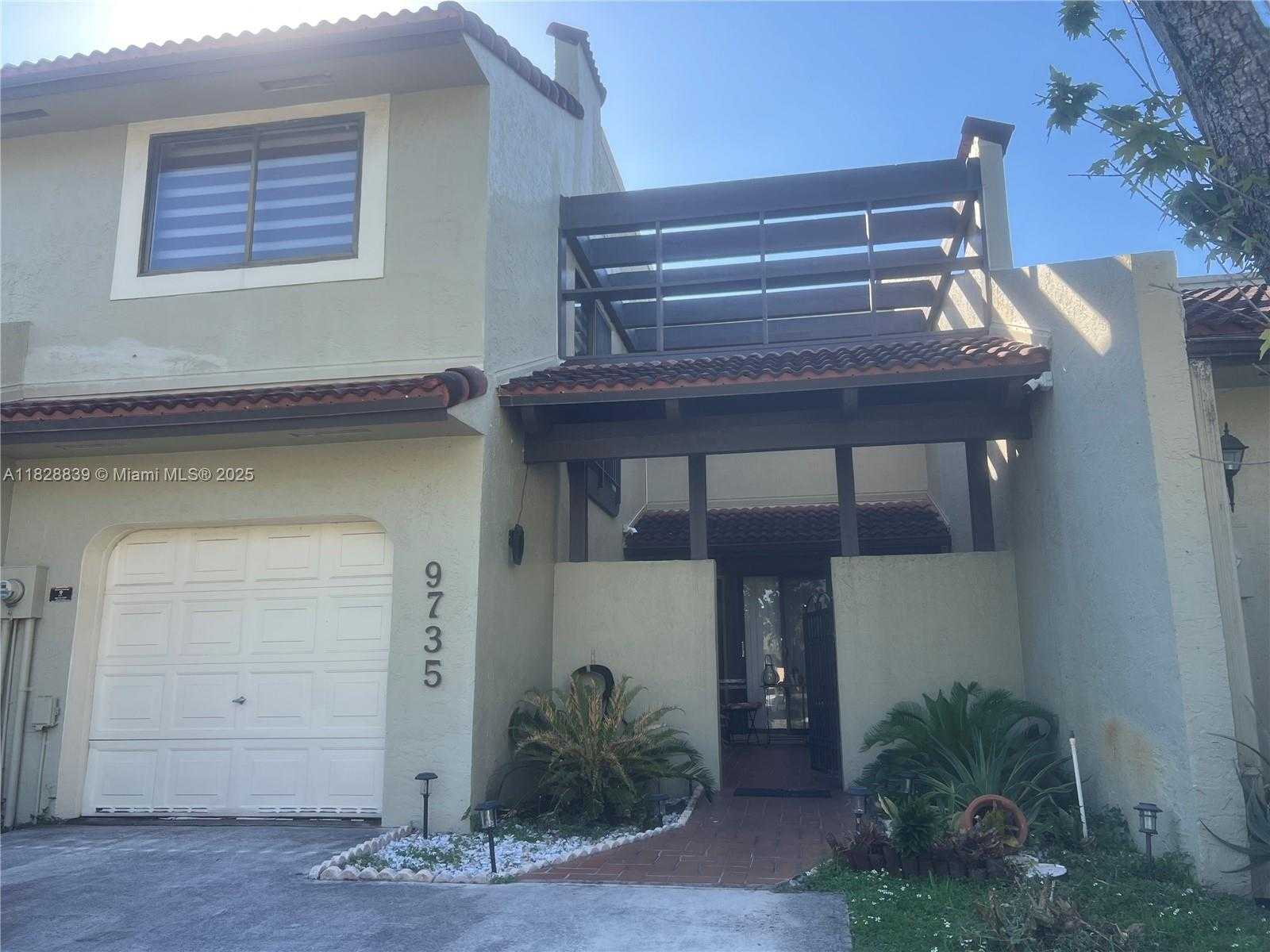 Small Image of 9735 COSTA DEL SOL BLVD #F-101, Doral Number 2
