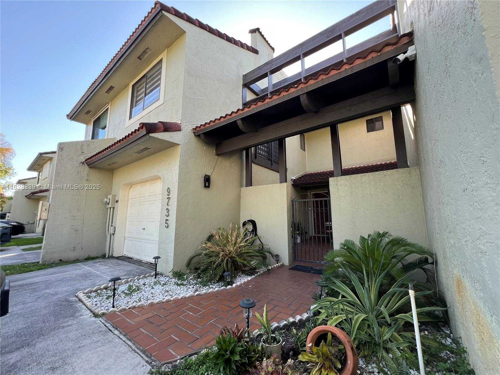 Small Image of 9735 COSTA DEL SOL BLVD #F-101, Doral Number 3