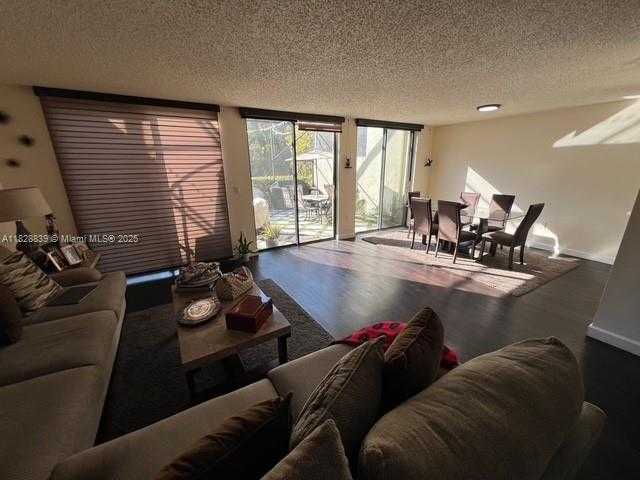 Small Image of 9735 COSTA DEL SOL BLVD #F-101, Doral Number 34
