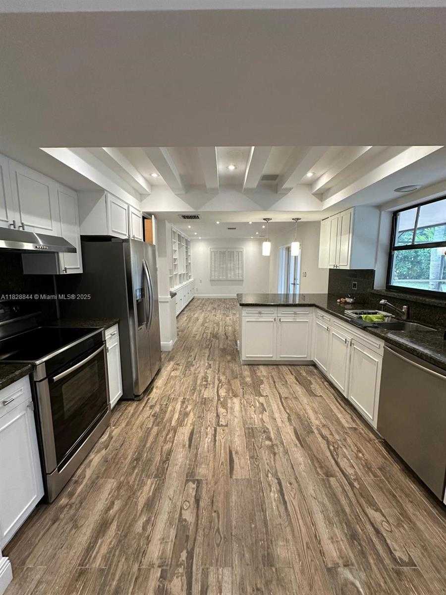Small Image of 7625 SOUTH WEST 180TH TER #7625, Palmetto Bay Number 3