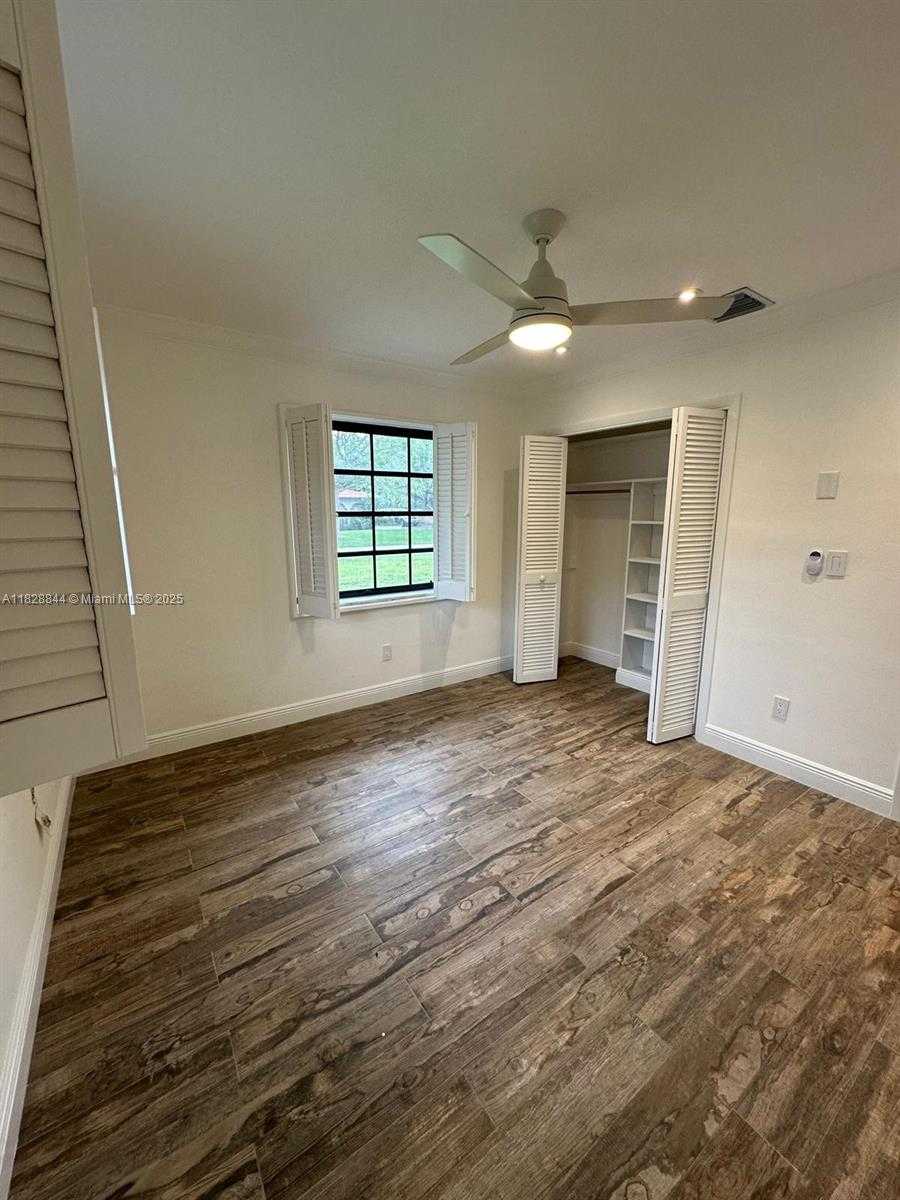 Small Image of 7625 SOUTH WEST 180TH TER #7625, Palmetto Bay Number 6