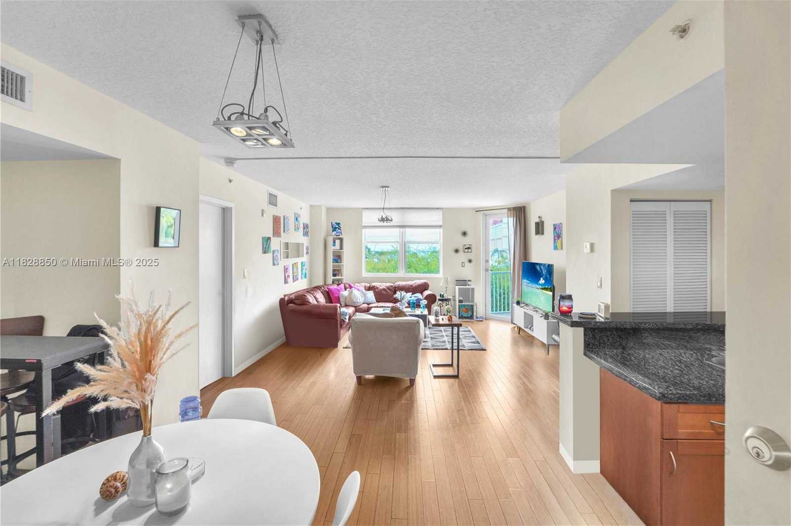 Small Image of 1555 NORTH TREASURE DR #304, North Bay Village Number 4