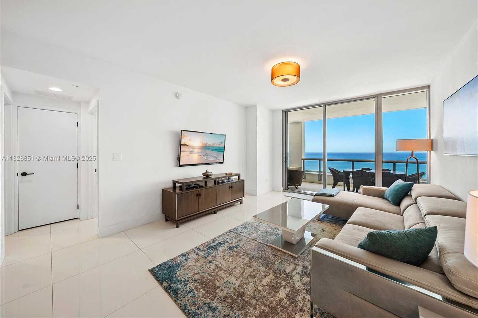 Small Image of 6799 COLLINS AVE #1704, Miami Beach Number 10