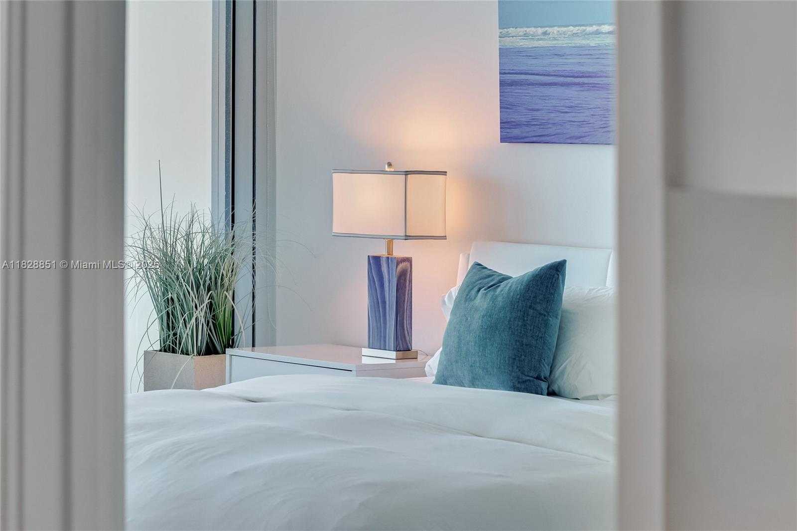 Small Image of 6799 COLLINS AVE #1704, Miami Beach Number 19
