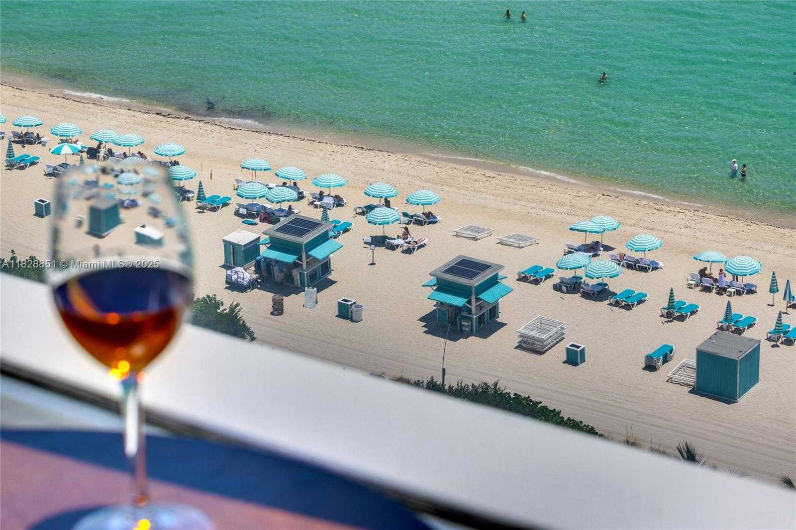 Small Image of 6799 COLLINS AVE #1704, Miami Beach Number 24