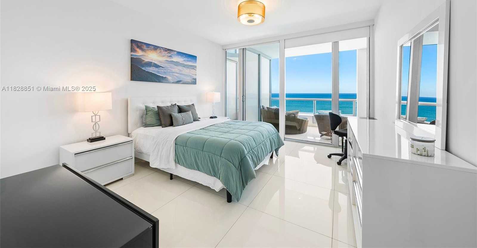 Small Image of 6799 COLLINS AVE #1704, Miami Beach Number 7
