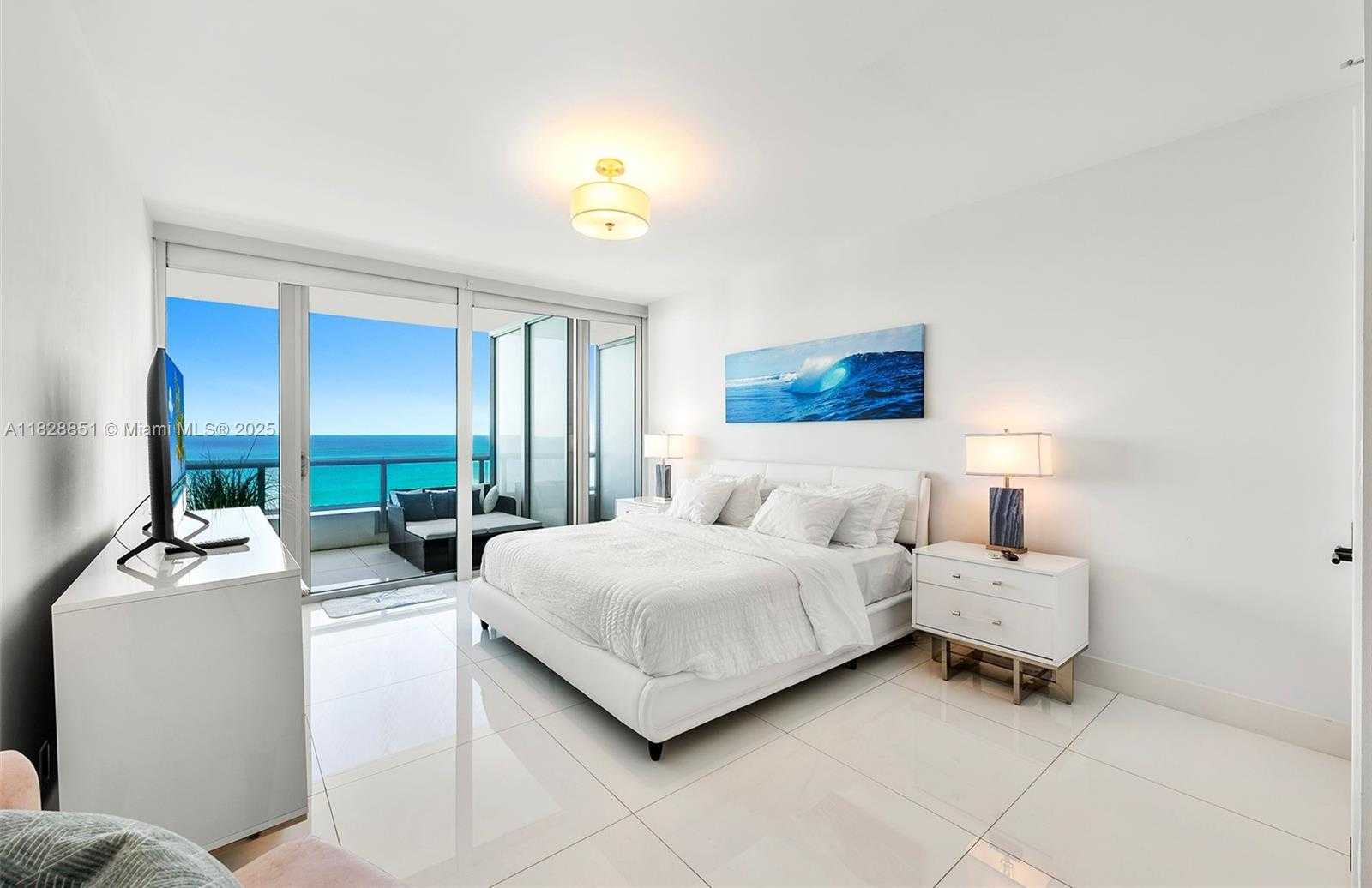 Small Image of 6799 COLLINS AVE #1704, Miami Beach Number 8