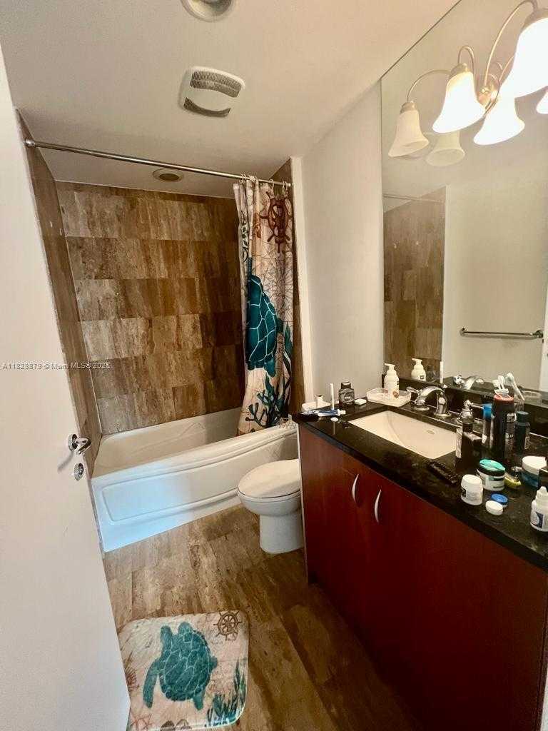 Small Image of 300 SOUTH BISCAYNE BLVD #T-3201, Miami Number 15
