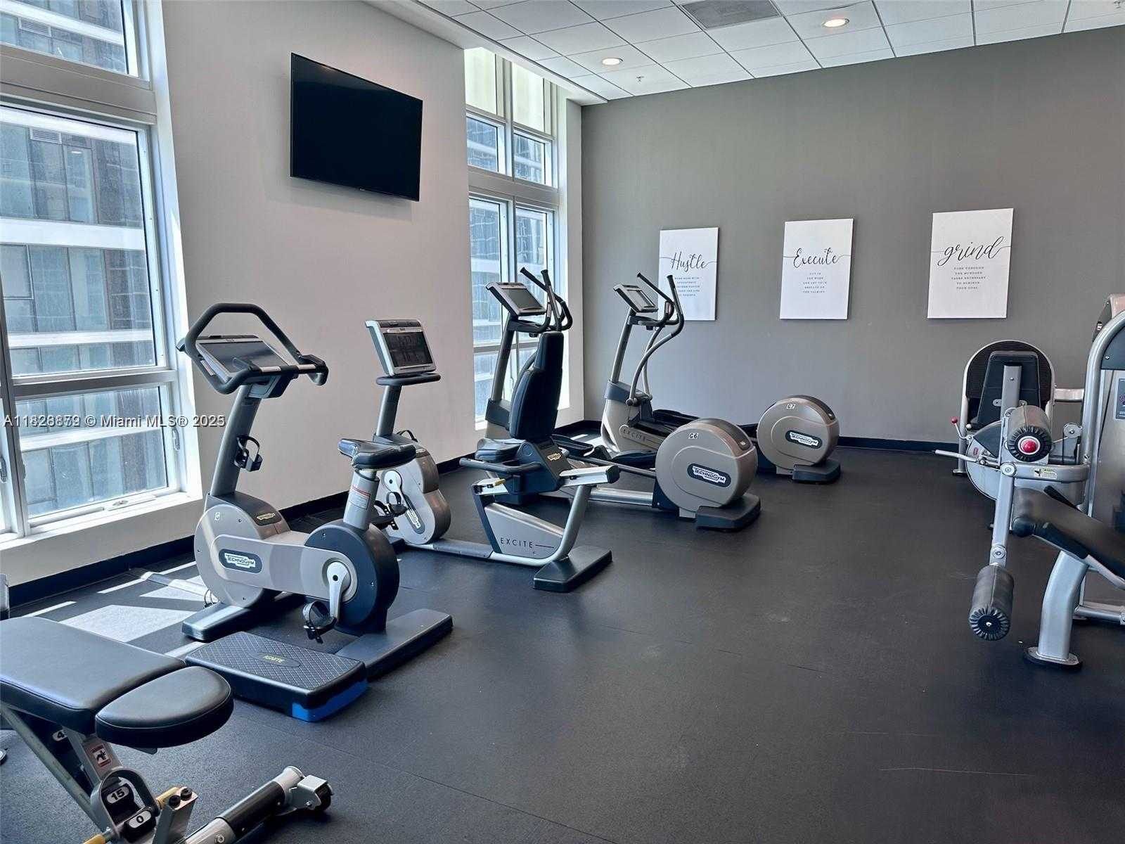 Small Image of 300 SOUTH BISCAYNE BLVD #T-3201, Miami Number 22