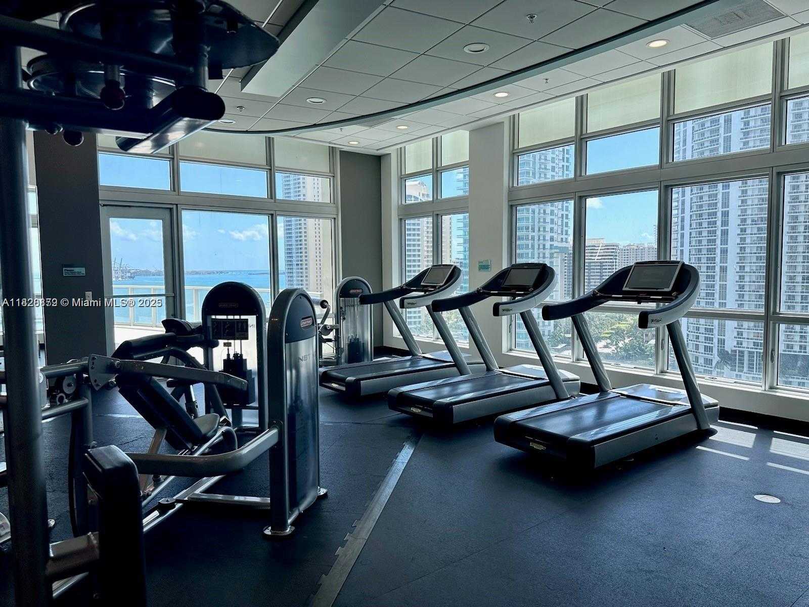 Small Image of 300 SOUTH BISCAYNE BLVD #T-3201, Miami Number 24