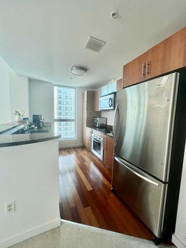 Small Image of 300 SOUTH BISCAYNE BLVD #T-3201, Miami Number 6