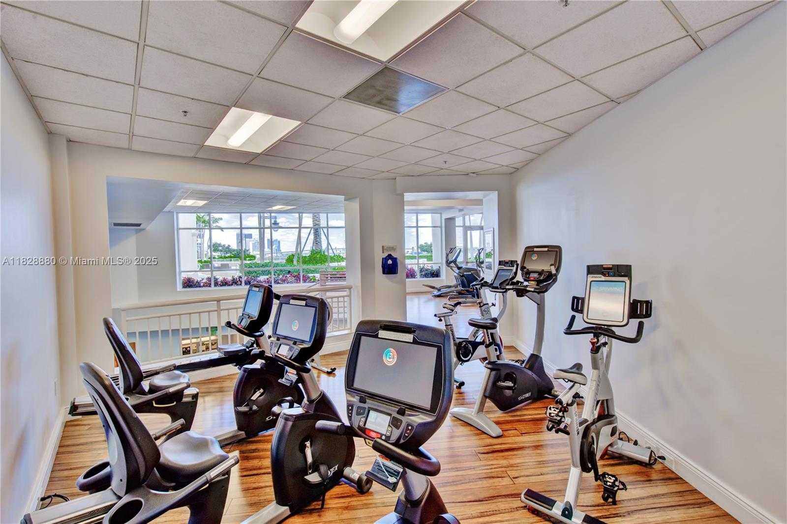 Small Image of 808 BRICKELL KEY DR #3005, Miami Number 34