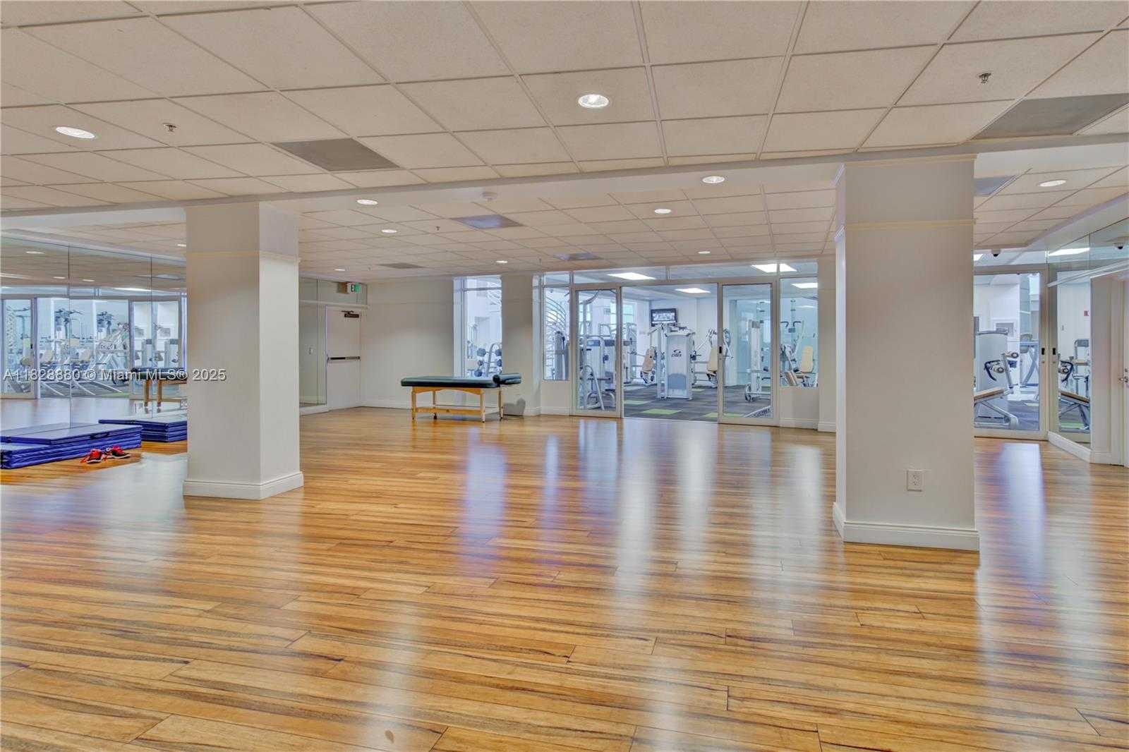 Small Image of 808 BRICKELL KEY DR #3005, Miami Number 38
