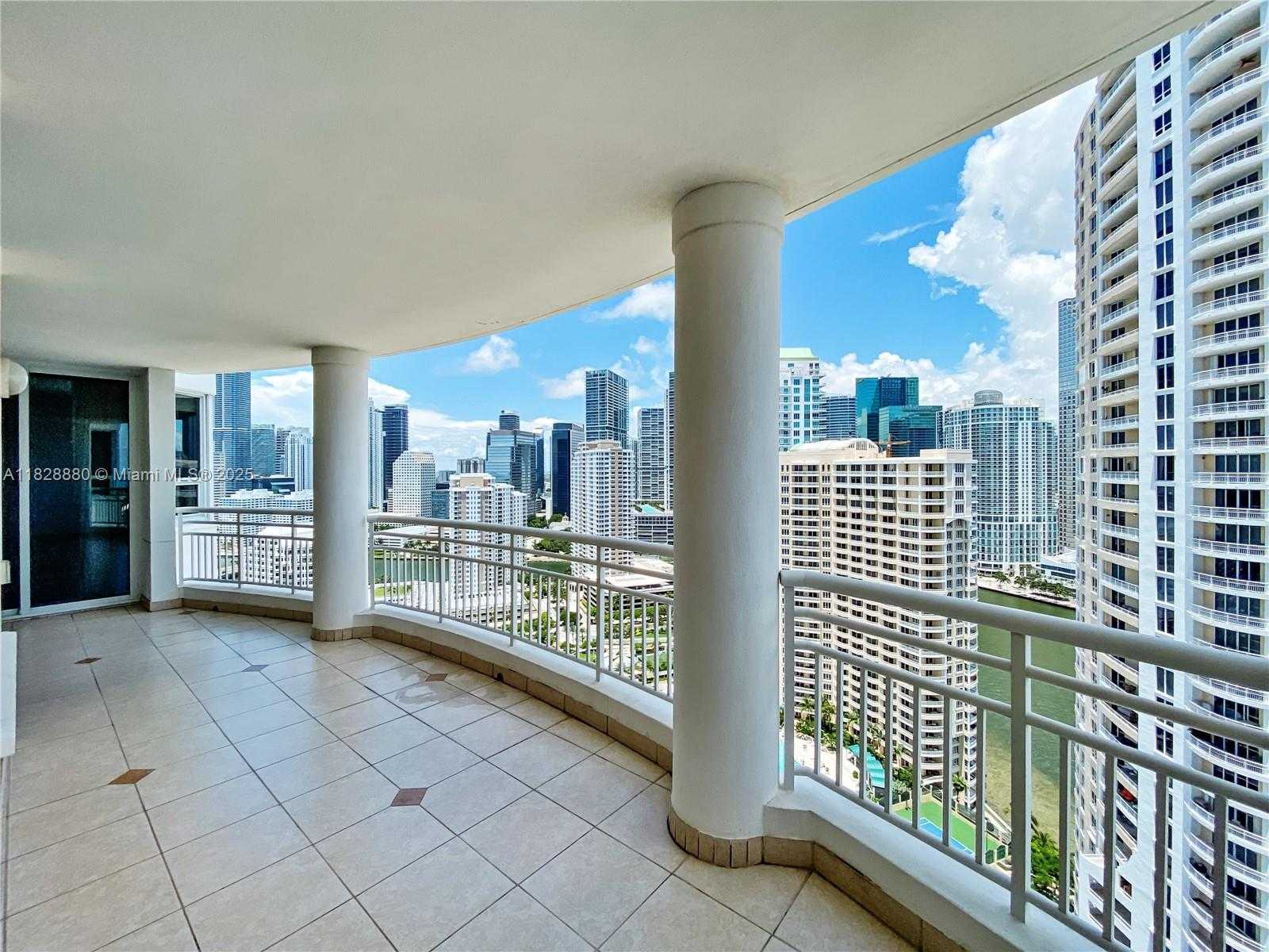 Small Image of 808 BRICKELL KEY DR #3005, Miami Number 7