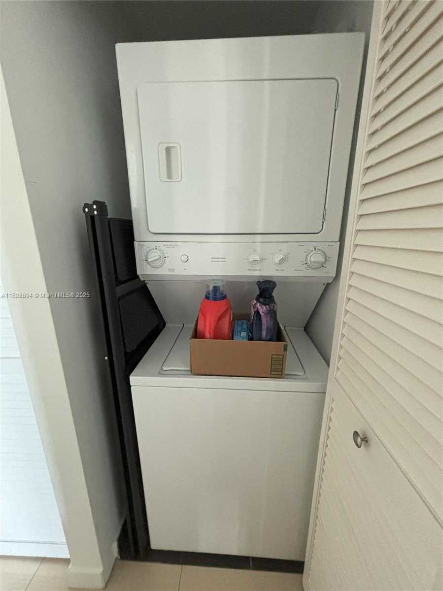 Small Image of 79 SOUTH WEST 12TH ST #1505-S, Miami Number 11