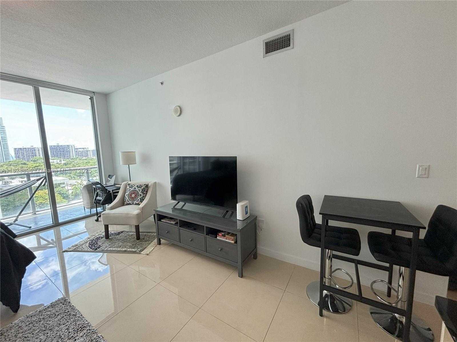 Small Image of 79 SOUTH WEST 12TH ST #1505-S, Miami Number 4