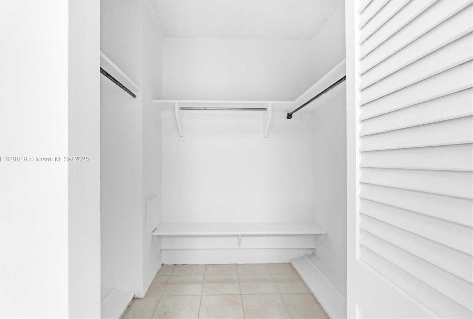 Small Image of 905 BRICKELL BAY DR #1823, Miami Number 11