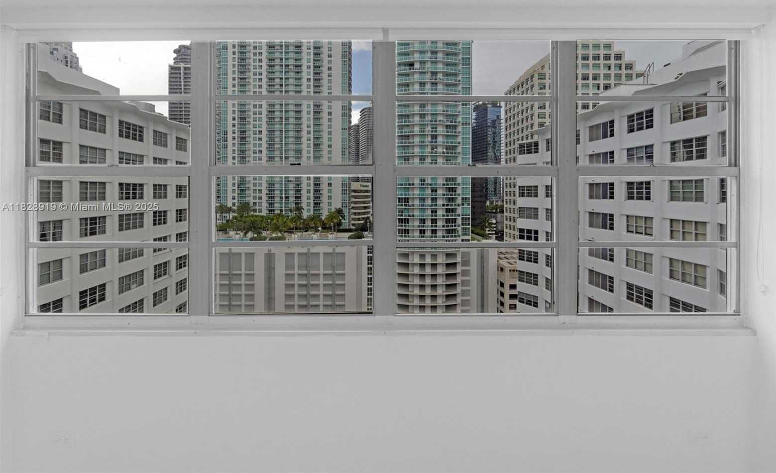 Small Image of 905 BRICKELL BAY DR #1823, Miami Number 12
