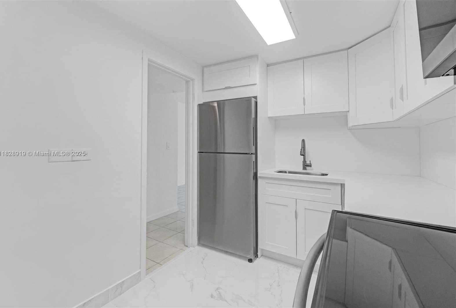 Small Image of 905 BRICKELL BAY DR #1823, Miami Number 7