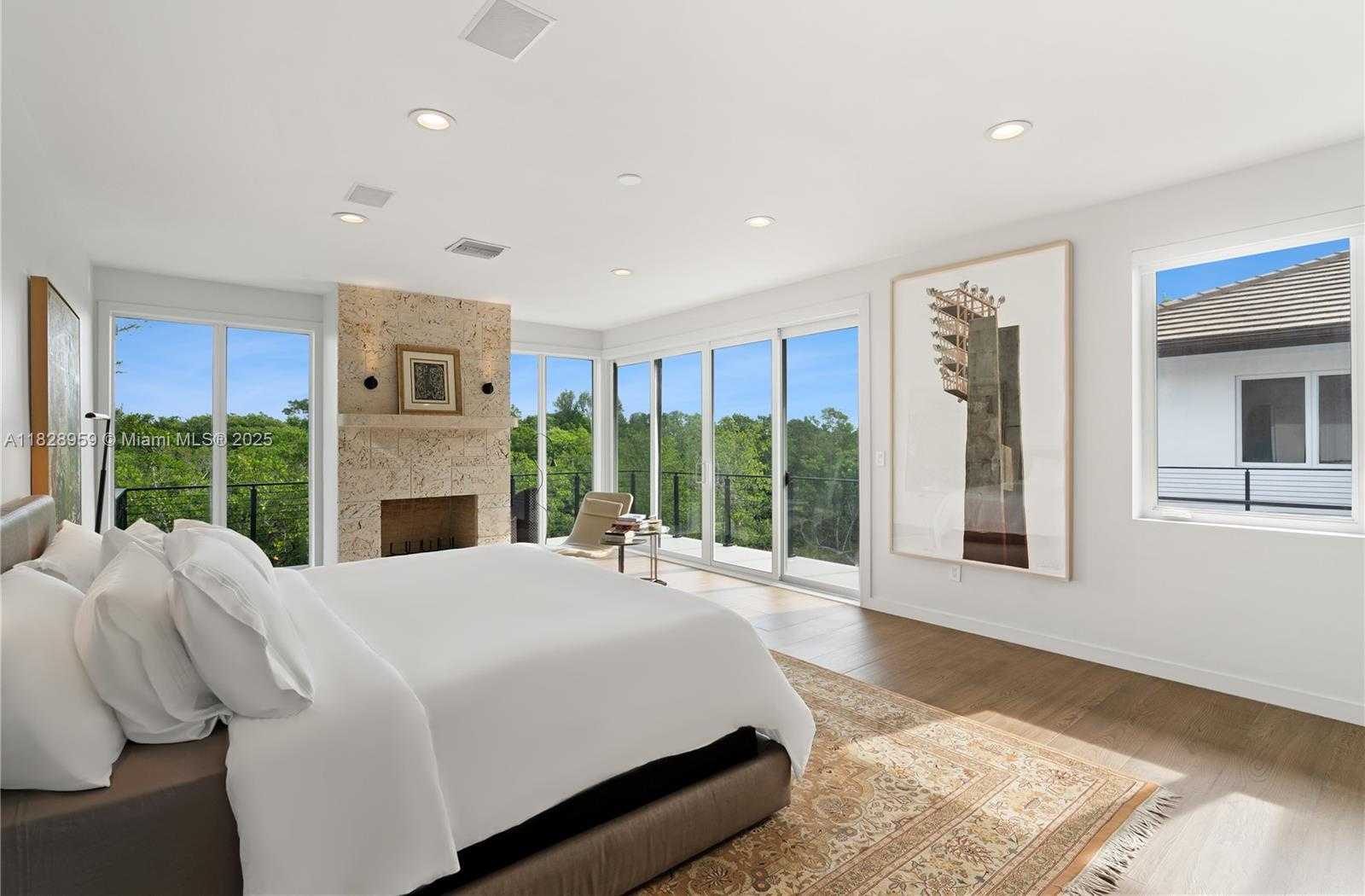 Small Image of 325 CAMPANA AVE, Coral Gables Number 14
