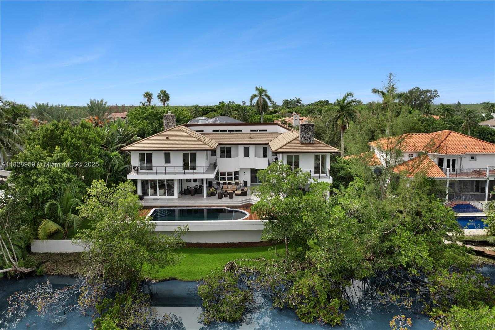 Small Image of 325 CAMPANA AVE, Coral Gables Number 2