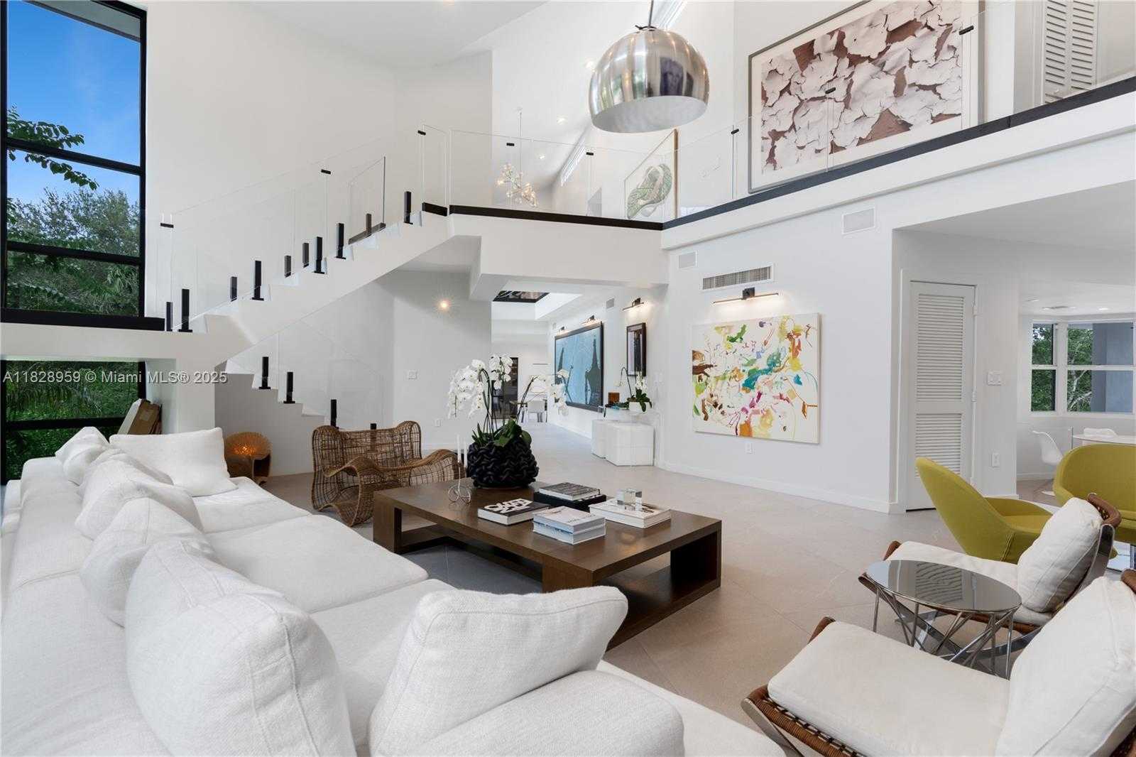 Small Image of 325 CAMPANA AVE, Coral Gables Number 4