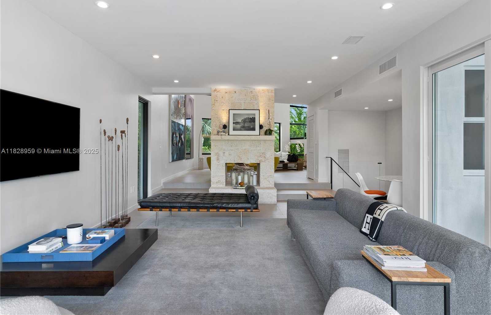 Small Image of 325 CAMPANA AVE, Coral Gables Number 8