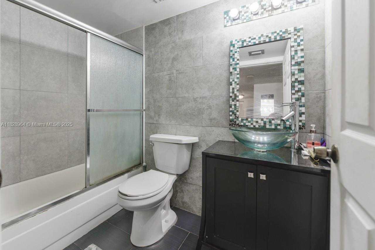 Small Image of 800 NORTH MIAMI AVE #E-809, Miami Number 11