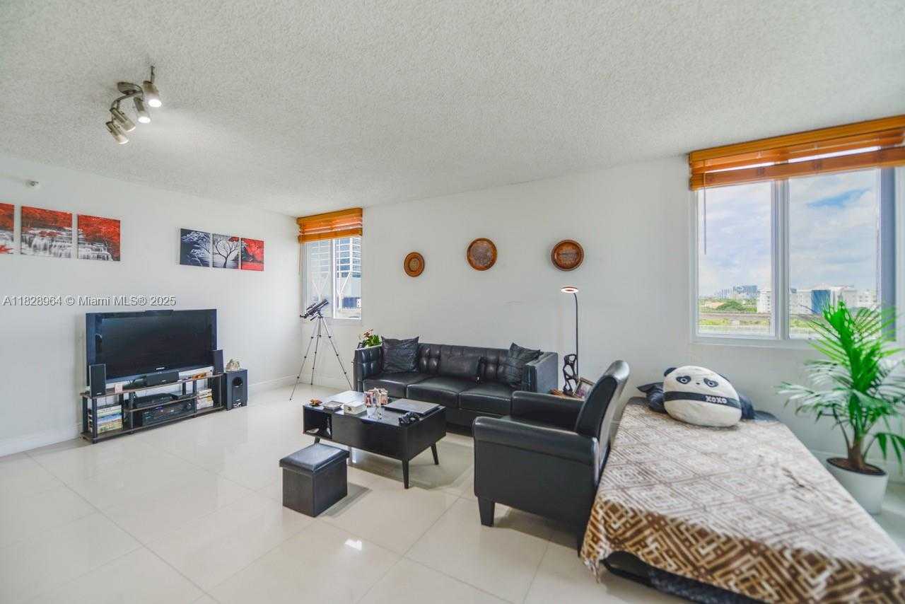 Small Image of 800 NORTH MIAMI AVE #E-809, Miami Number 3