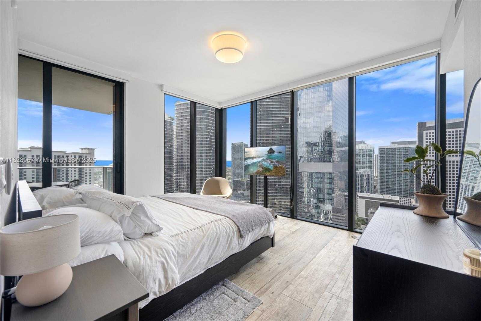 Small Image of 1010 BRICKELL AVE #3411, Miami Number 10