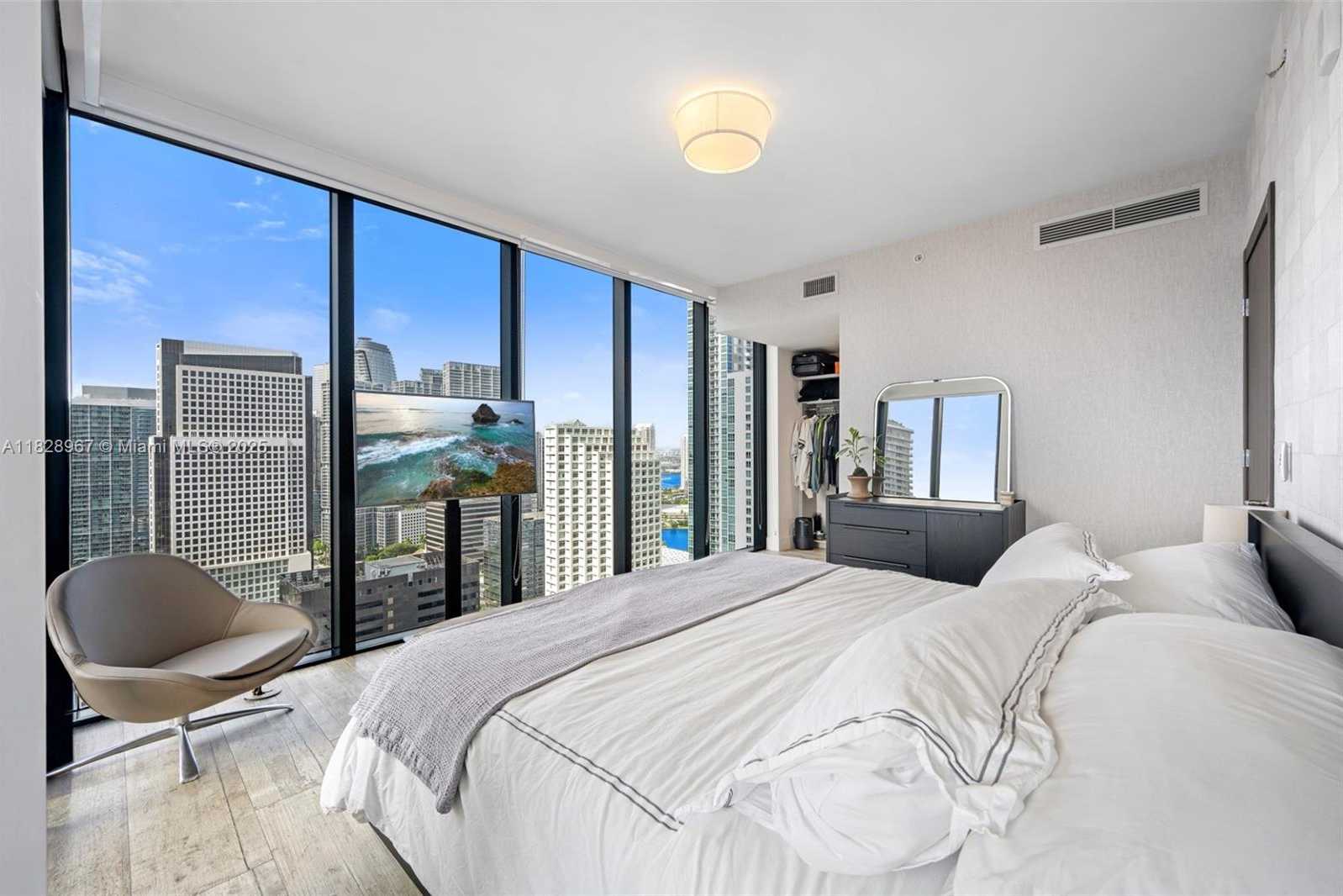 Small Image of 1010 BRICKELL AVE #3411, Miami Number 11