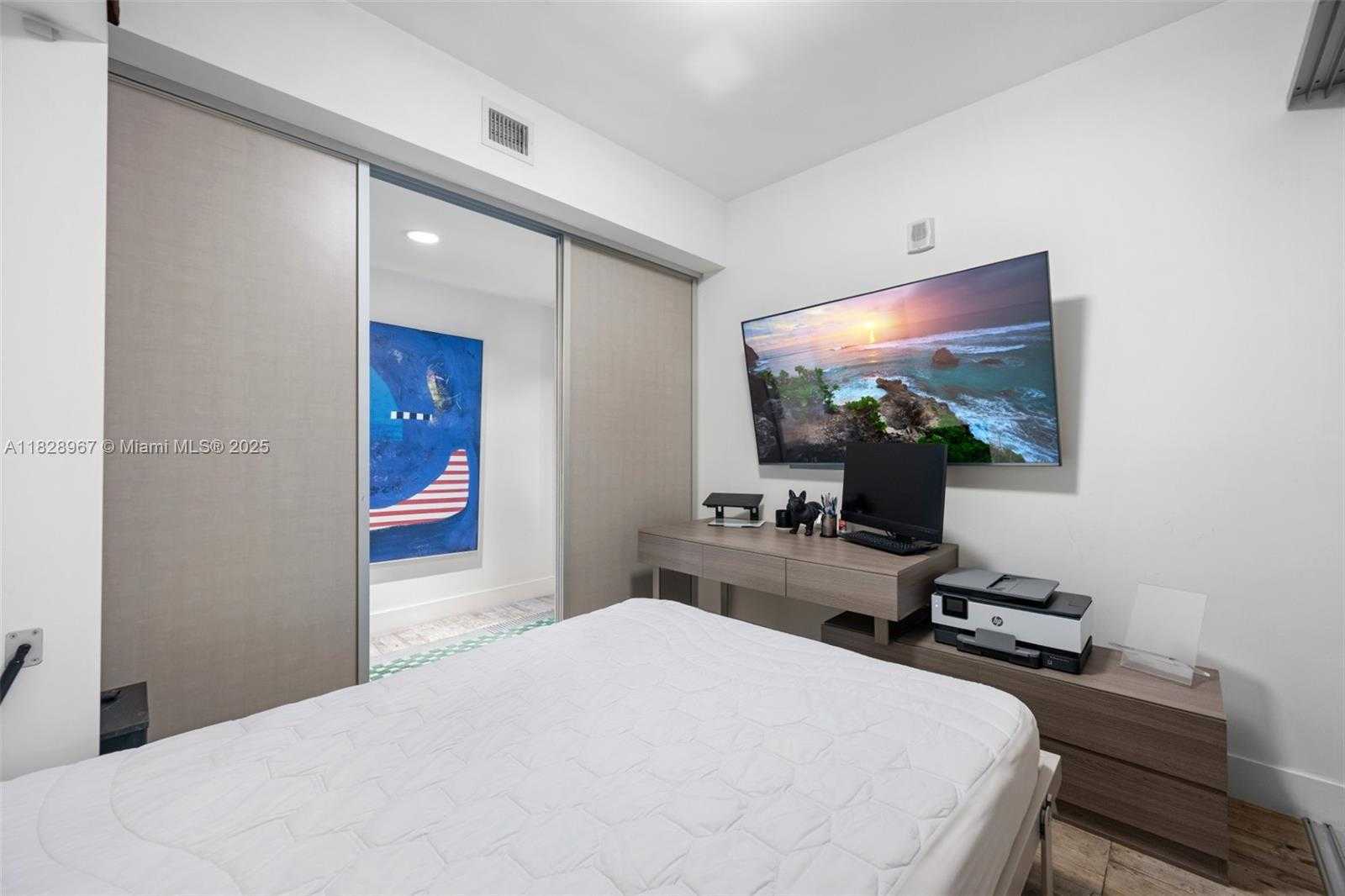 Small Image of 1010 BRICKELL AVE #3411, Miami Number 19