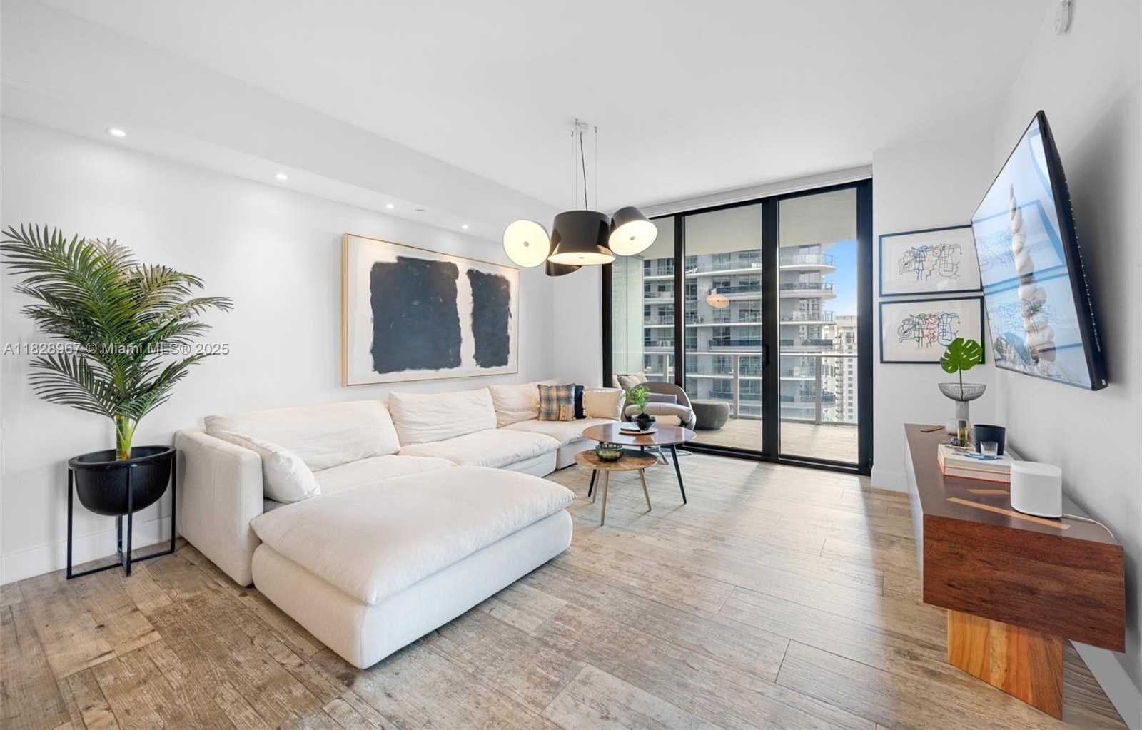 Small Image of 1010 BRICKELL AVE #3411, Miami Number 3