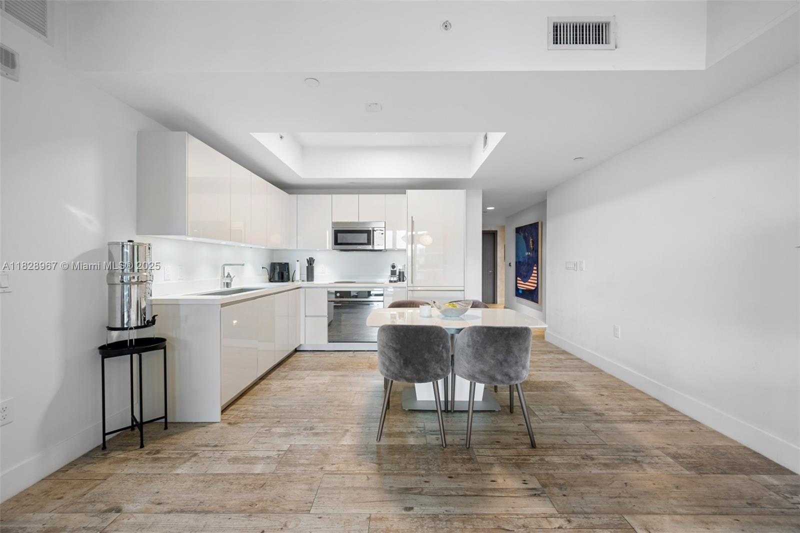 Small Image of 1010 BRICKELL AVE #3411, Miami Number 6