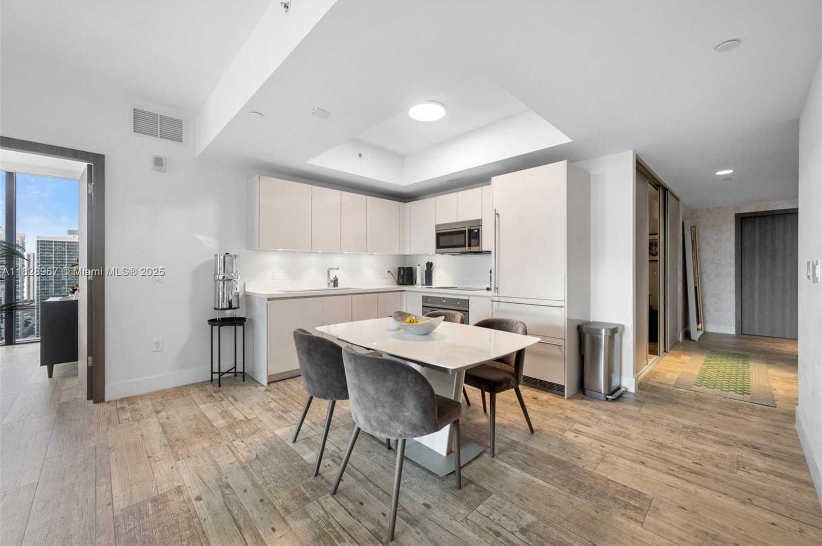 Small Image of 1010 BRICKELL AVE #3411, Miami Number 7