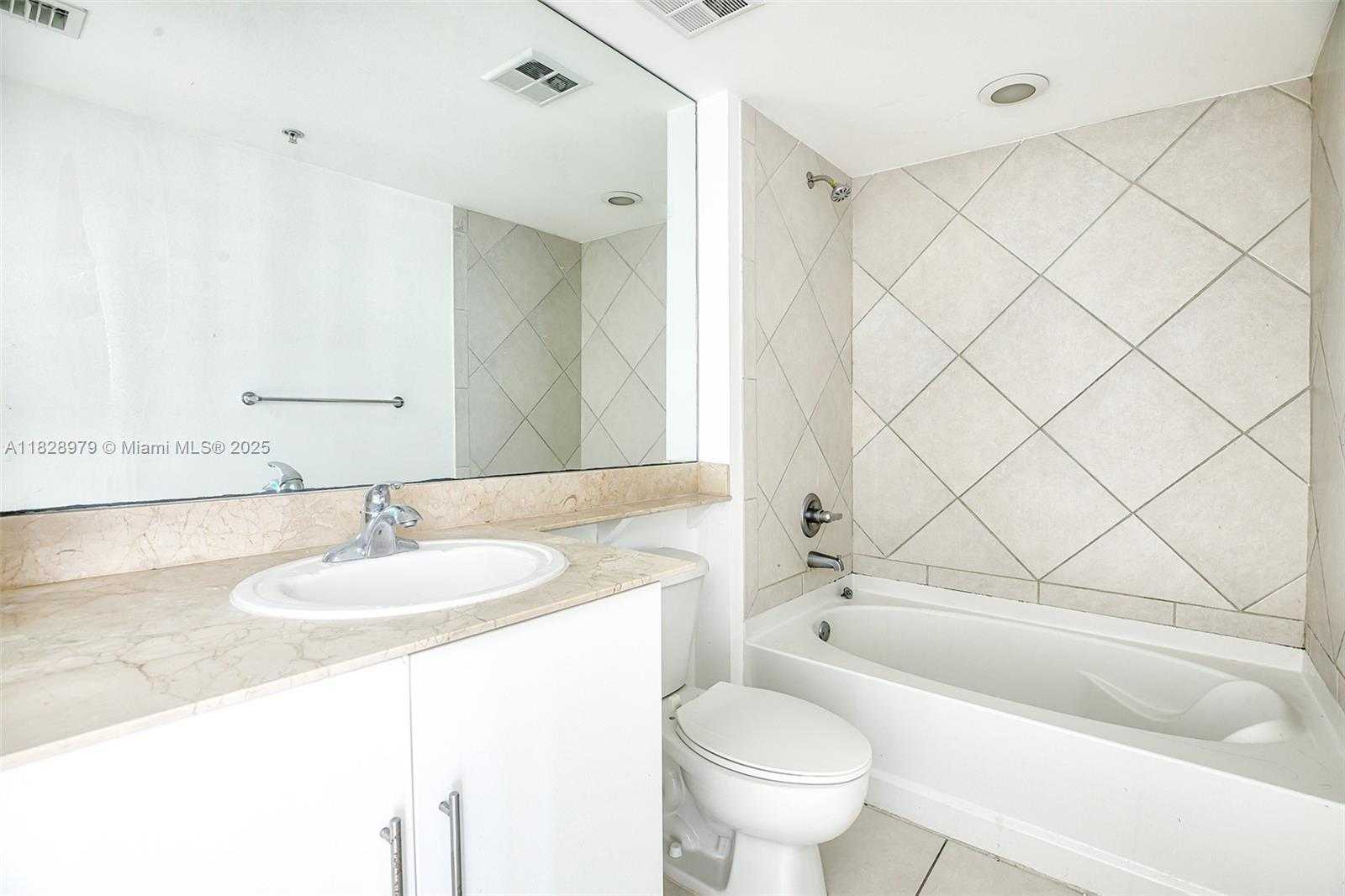 Small Image of 335 SOUTH BISCAYNE BLVD #1700, Miami Number 16