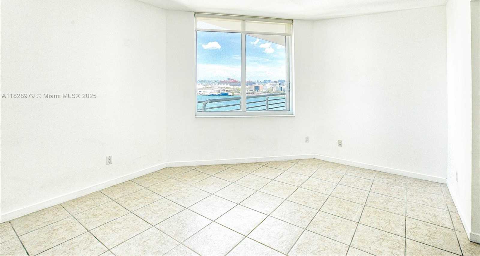 Small Image of 335 SOUTH BISCAYNE BLVD #1700, Miami Number 18