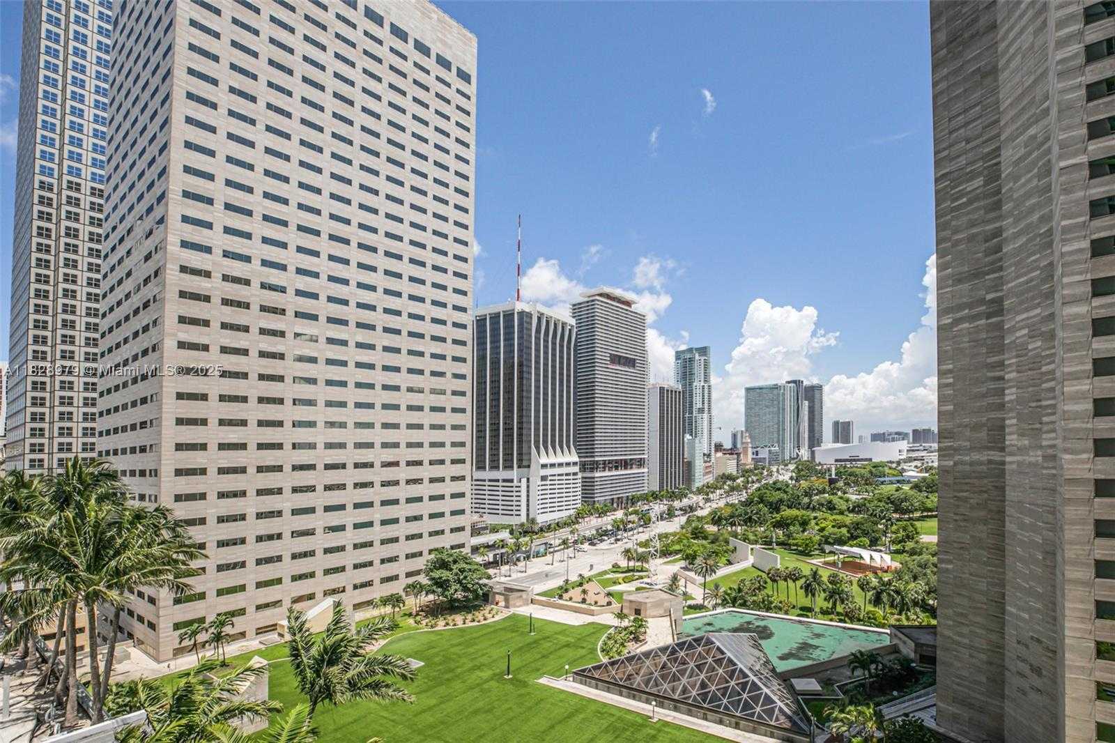Small Image of 335 SOUTH BISCAYNE BLVD #1700, Miami Number 2