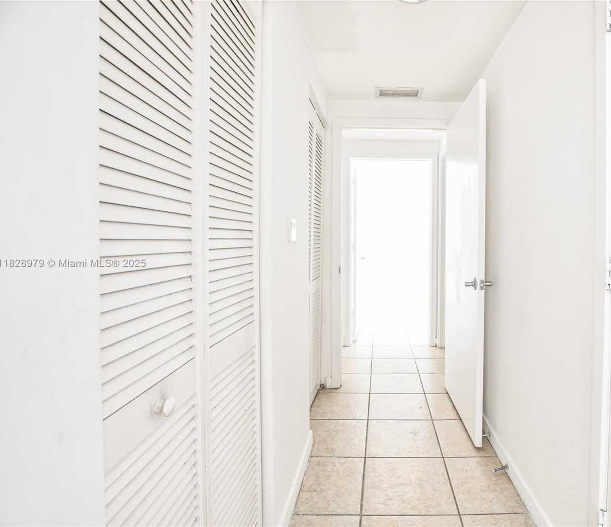 Small Image of 335 SOUTH BISCAYNE BLVD #1700, Miami Number 20