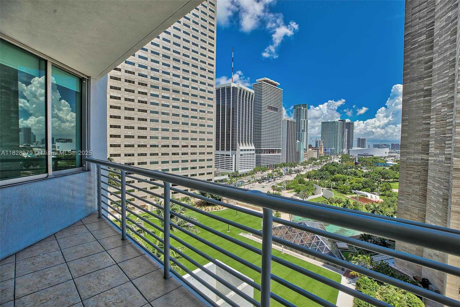 Small Image of 335 SOUTH BISCAYNE BLVD #1700, Miami Number 4