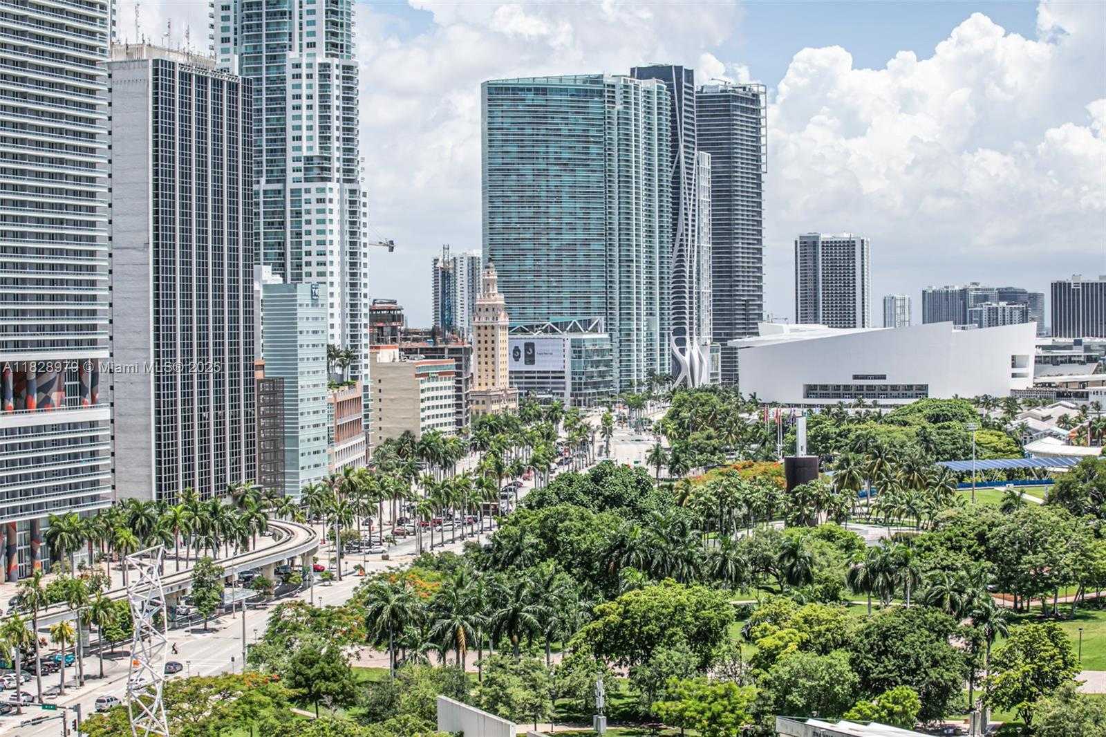 Small Image of 335 SOUTH BISCAYNE BLVD #1700, Miami Number 7