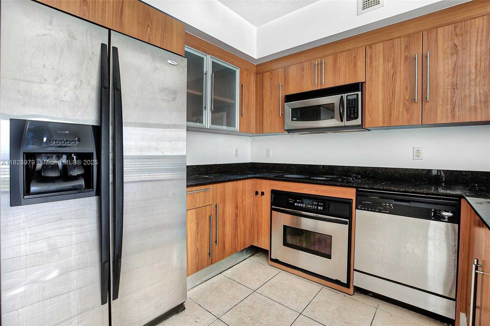 Small Image of 335 SOUTH BISCAYNE BLVD #1700, Miami Number 9