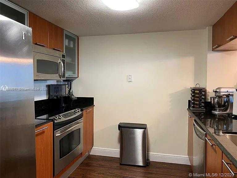 Small Image of 1800 NORTH BAYSHORE DR #3106, Miami Number 5