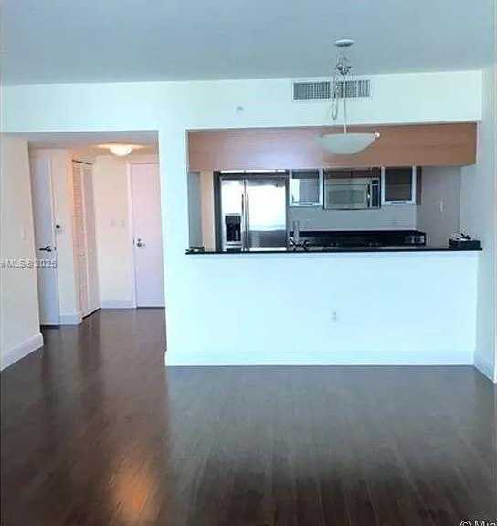 Small Image of 1800 NORTH BAYSHORE DR #3106, Miami Number 6