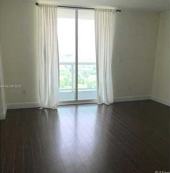 Small Image of 1800 NORTH BAYSHORE DR #3106, Miami Number 9